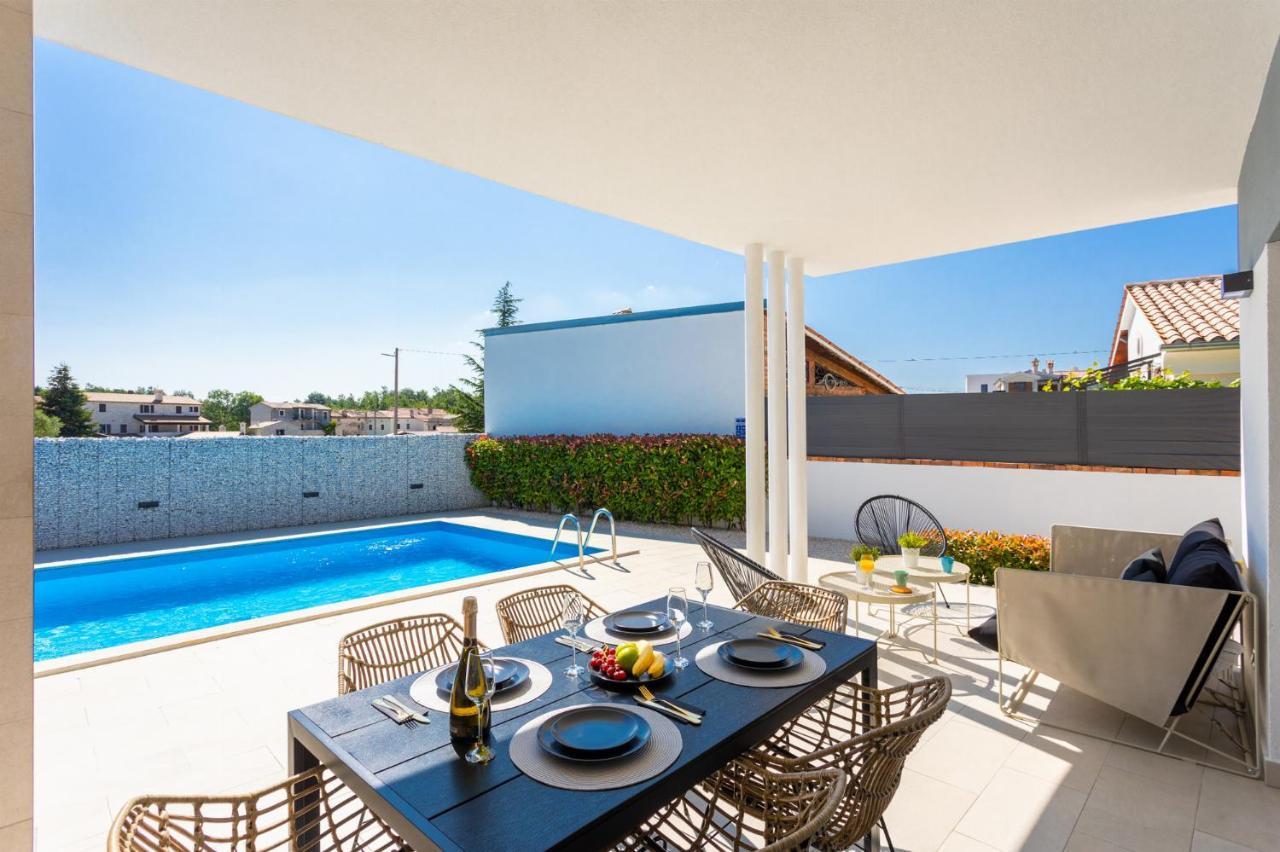 Villa Ovis Peresiji Esterno foto
